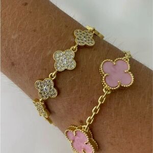 Elegant Gold Floral Bracelet